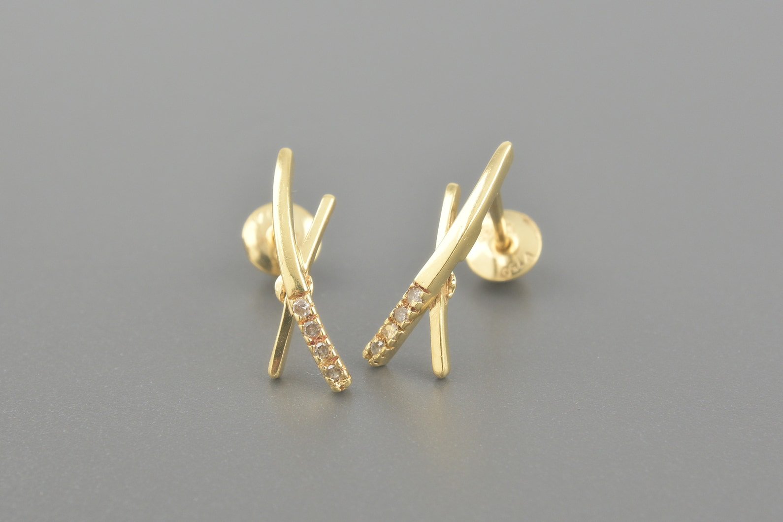 Brincos em Ouro Amarelo 18k com Brilhantes