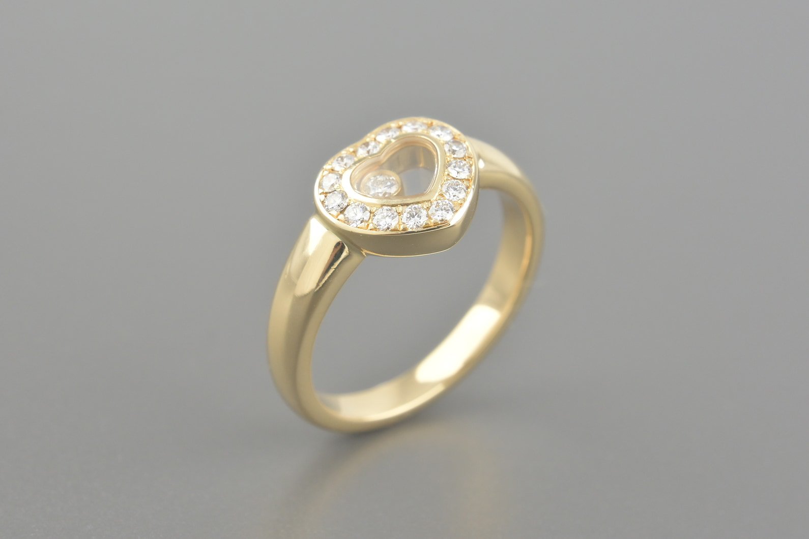Anel Coração em Ouro Amarelo 18k com Aprox. 24pts de Diamantes