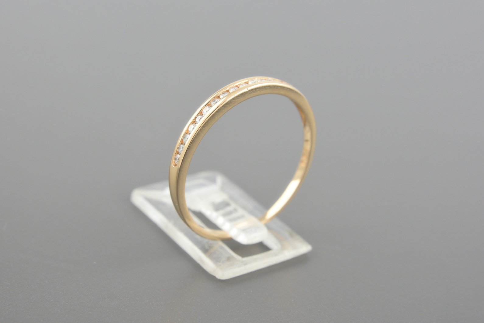Meia Aliança em Ouro Rose 18k com Aprox. 11pts de Brilhantes
