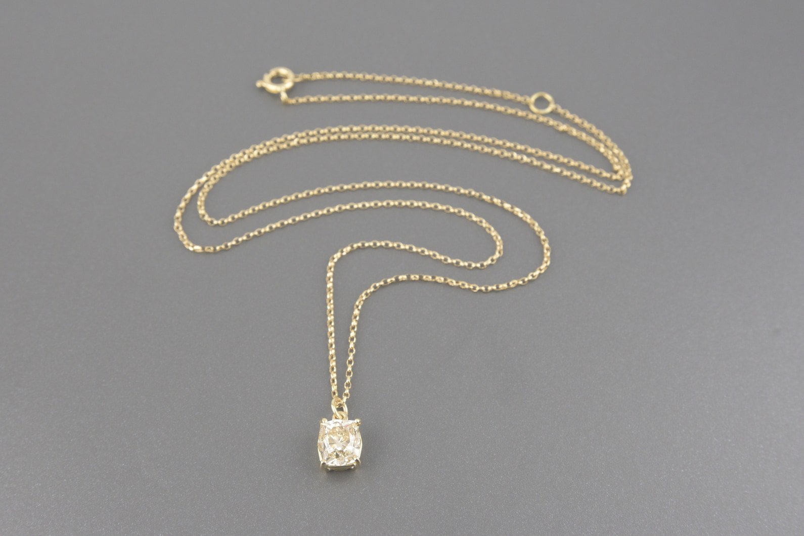 Colar Ponto de Luz em Ouro Amarelo 18k com Diamante Lap. Octagonal de Aprox. 1.0ct