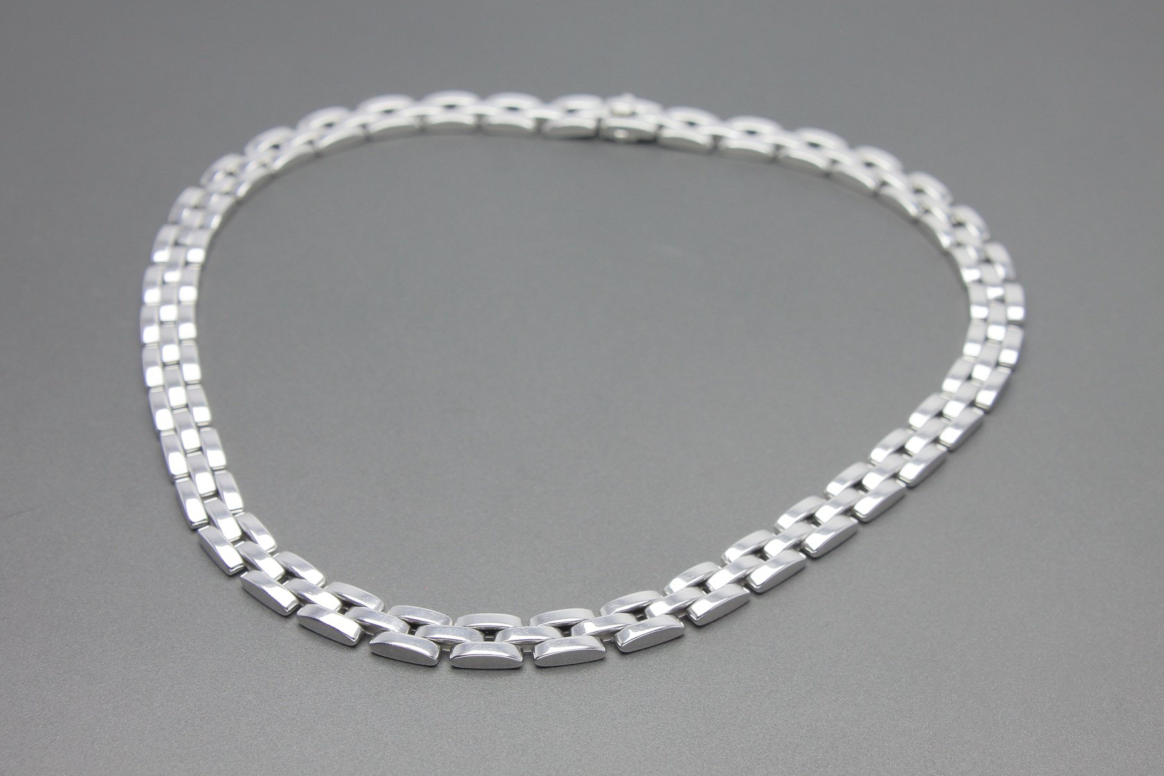 Gargantilha em Ouro Branco 18k