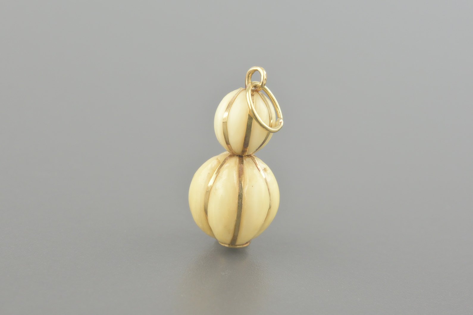 Pingente em Marfim e Ouro 18k