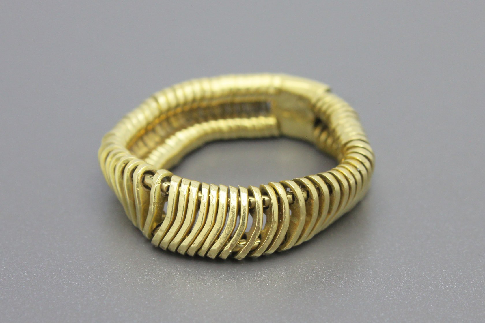 Anel Maleável em Ouro Amarelo 18k