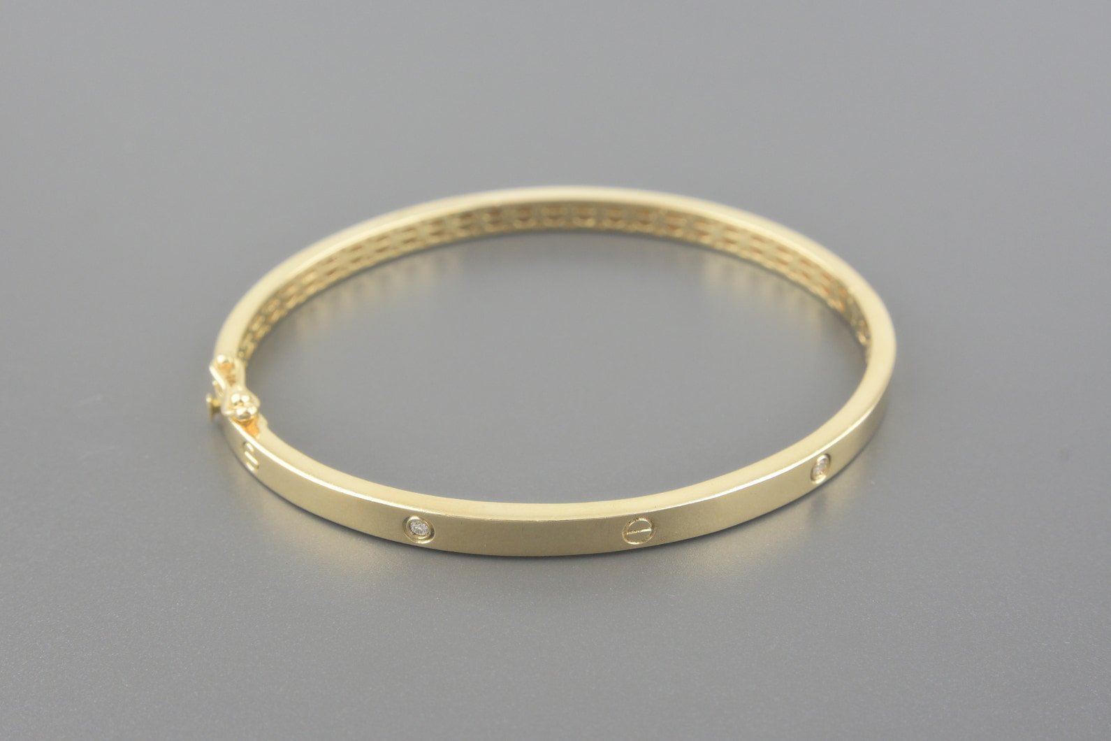 Bracelete em Ouro Amarelo 18k com Aprox. 12pts de Brilhantes