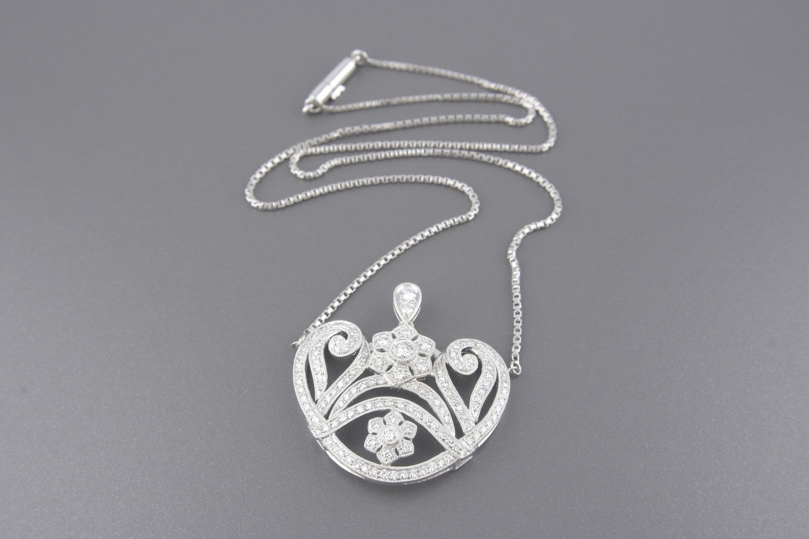 Colar em Platina com Aprox. 1.16cts de Brilhantes