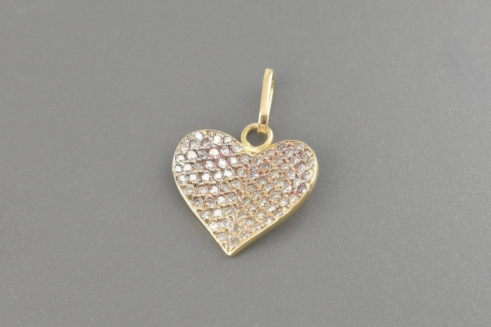 Pingente Coração em Ouro Amarelo 18k com Aprox. 80pts de Diamantes