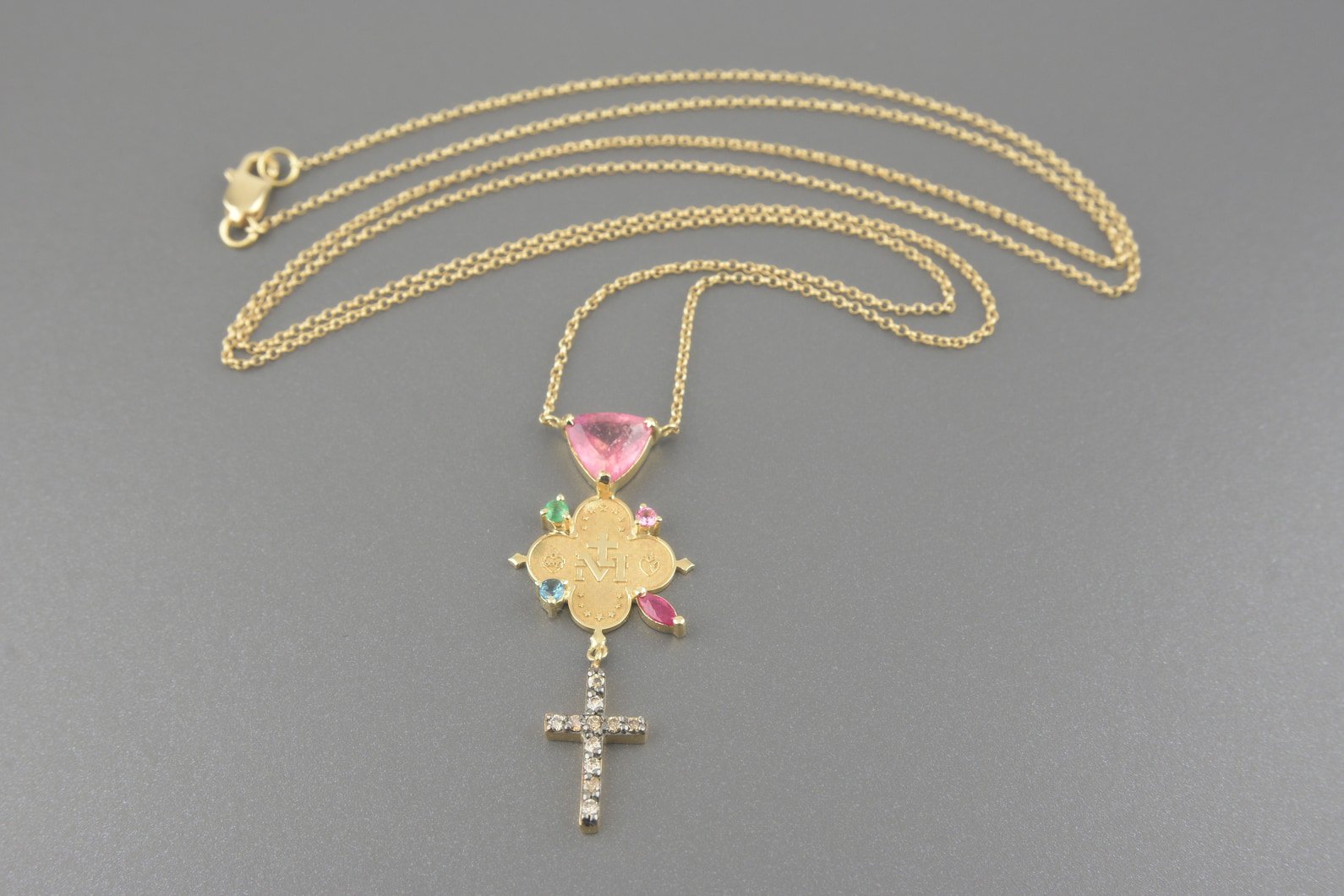 Colar em Ouro 18k com Turmalinas Rosa, Esmeralda, Topázio London e Diamantes Brown