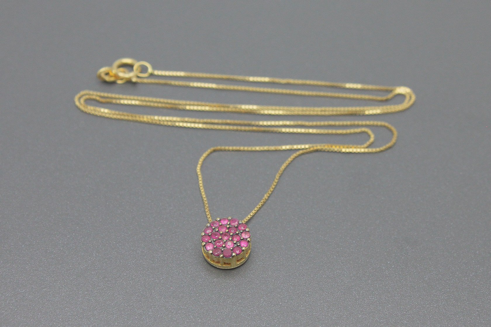 Colar em Ouro Amarelo 18k com Aprox. 17pts de Rubis