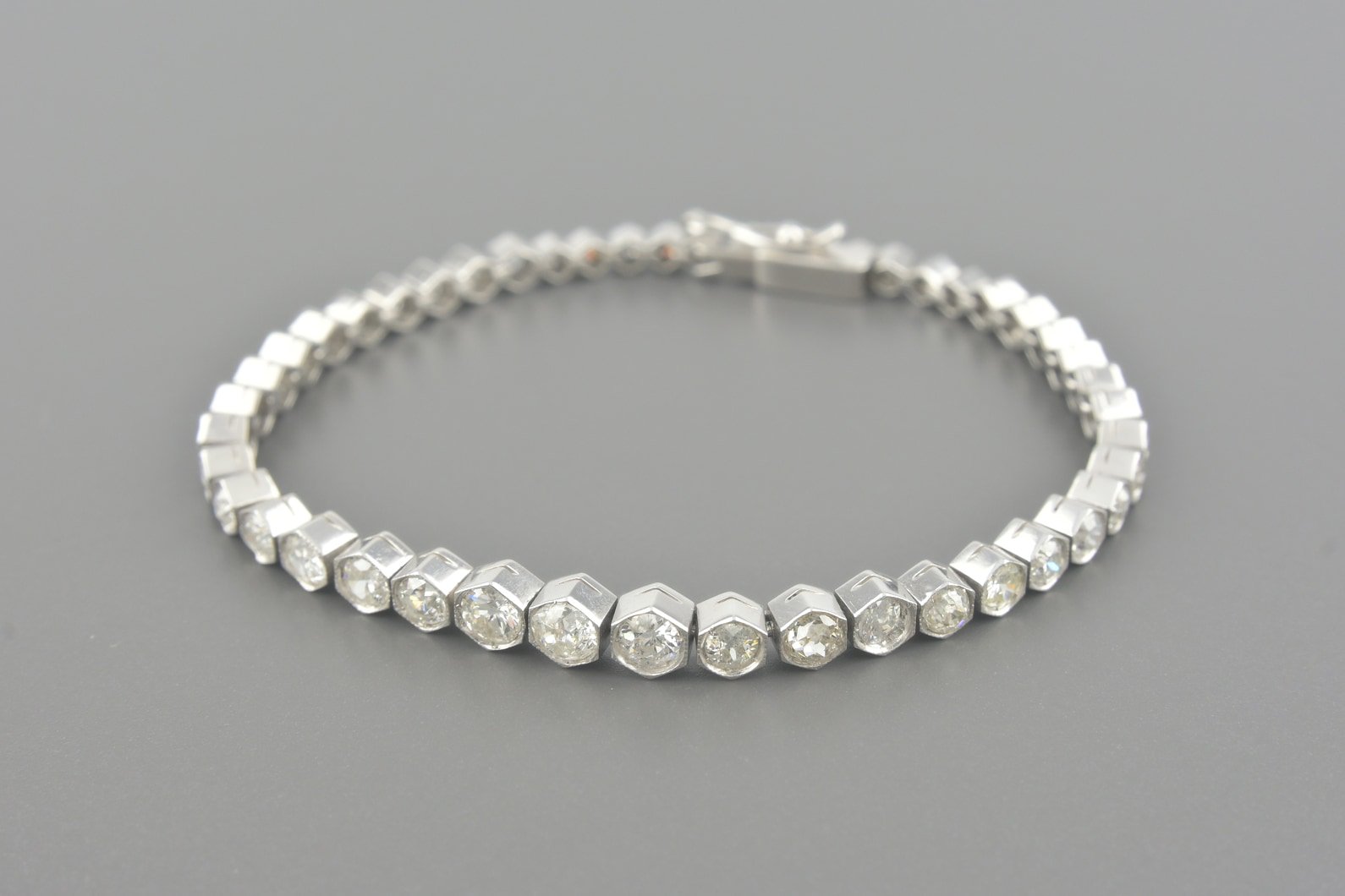 Pulseira Riviera em Platina com Diamantes Lapidações Antigas e Brilhantes (Aprox. 4.0ct)
