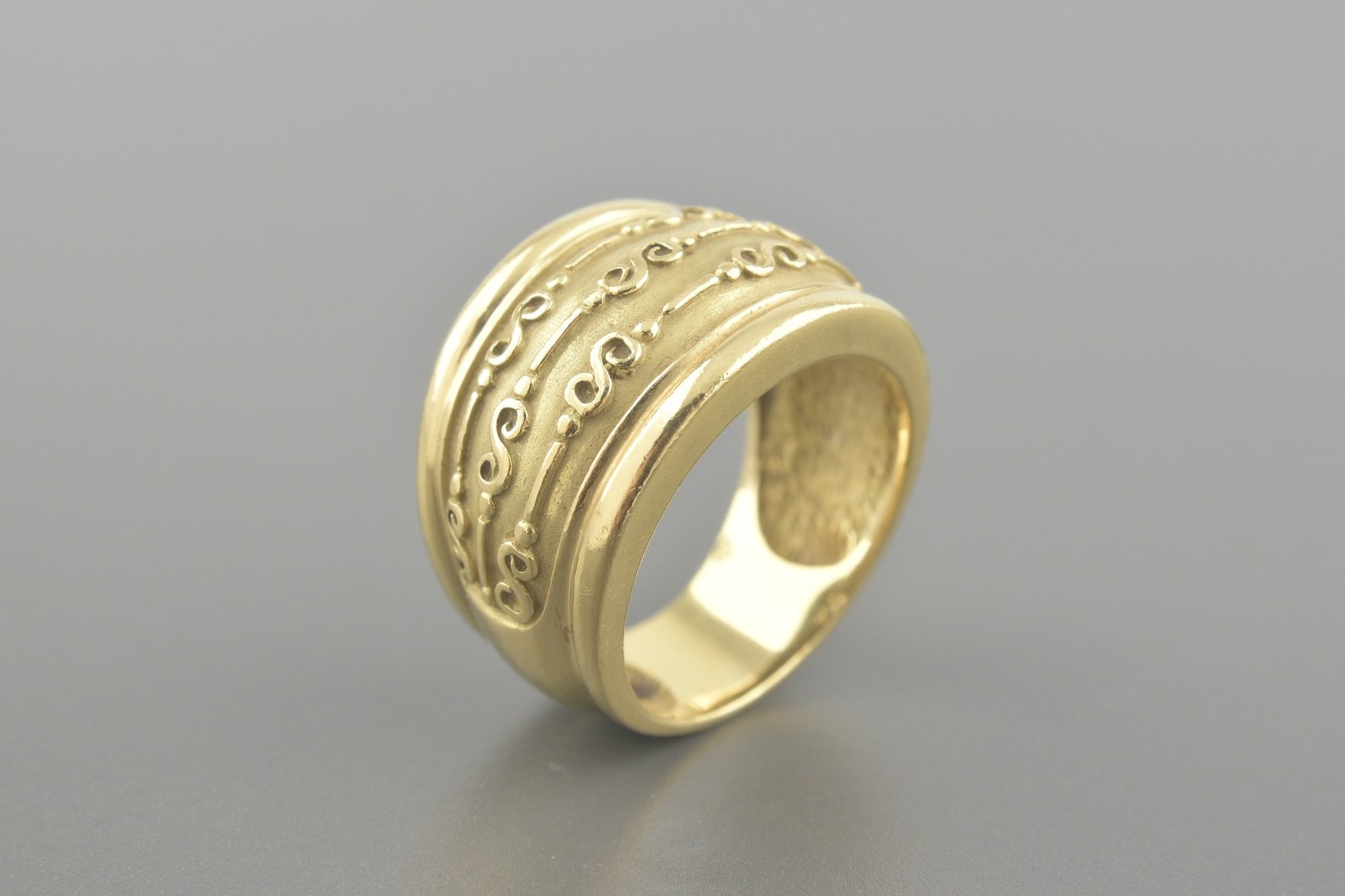 Anel Vintage em Ouro Amarelo 18k
