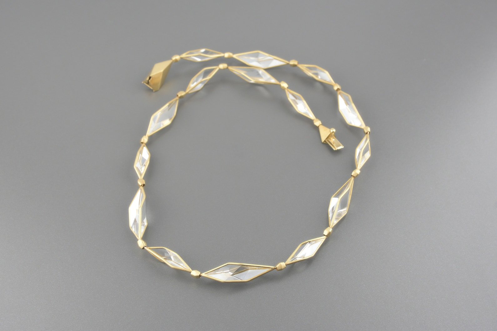Colar Prisma em Ouro Amarelo 18k com Quartzos Incolor