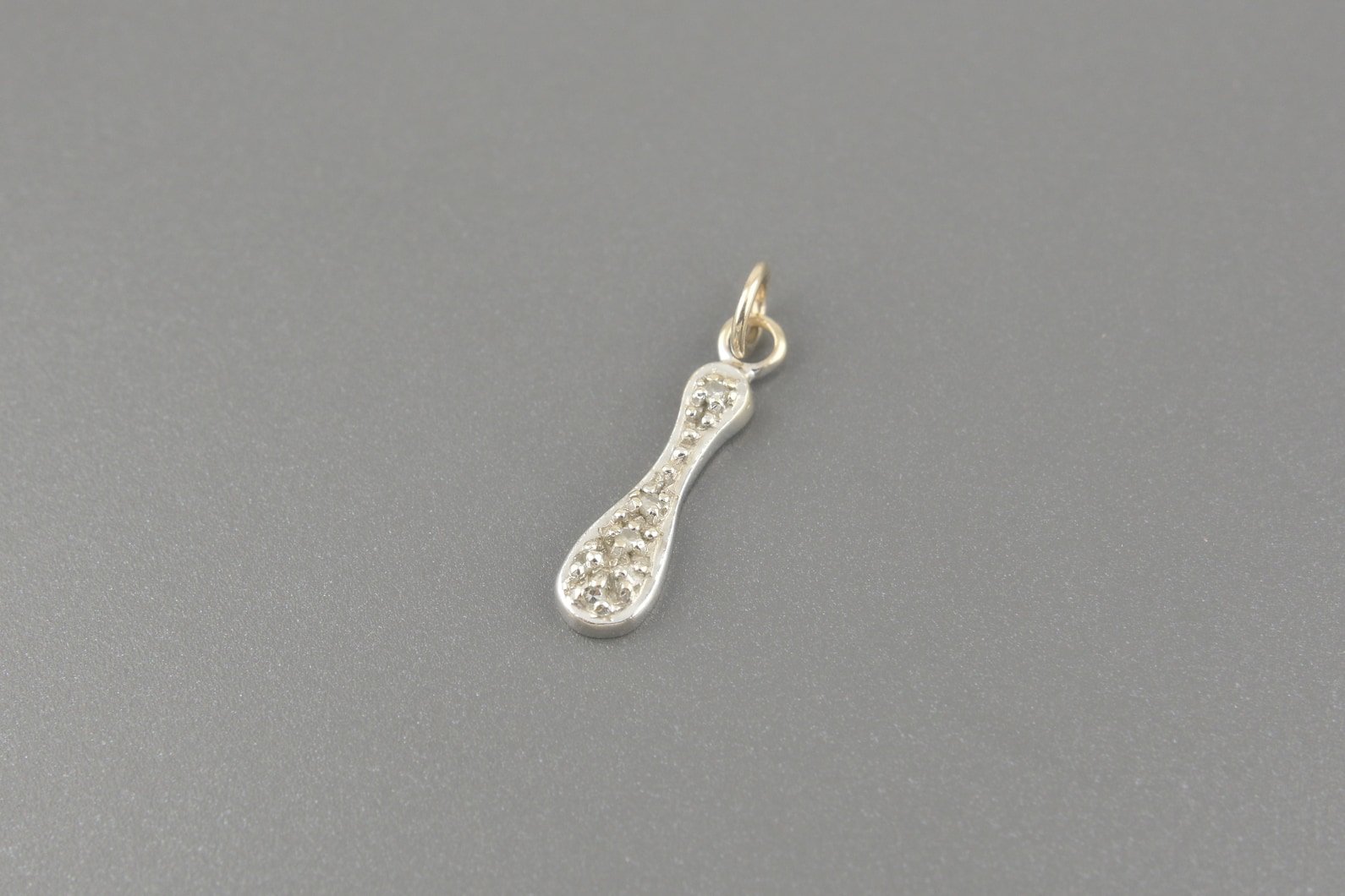 Pingente em Ouro Branco 18k com Brilhantes