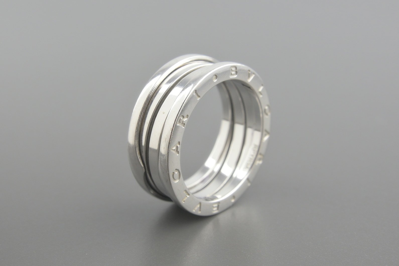 Aliança em Ouro Branco 18k