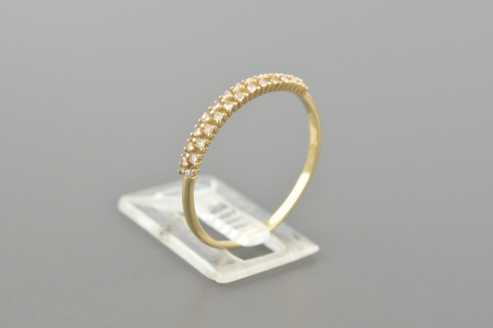 Anel em Ouro Amarelo 18k com Aprox. 19pts de Brilhantes