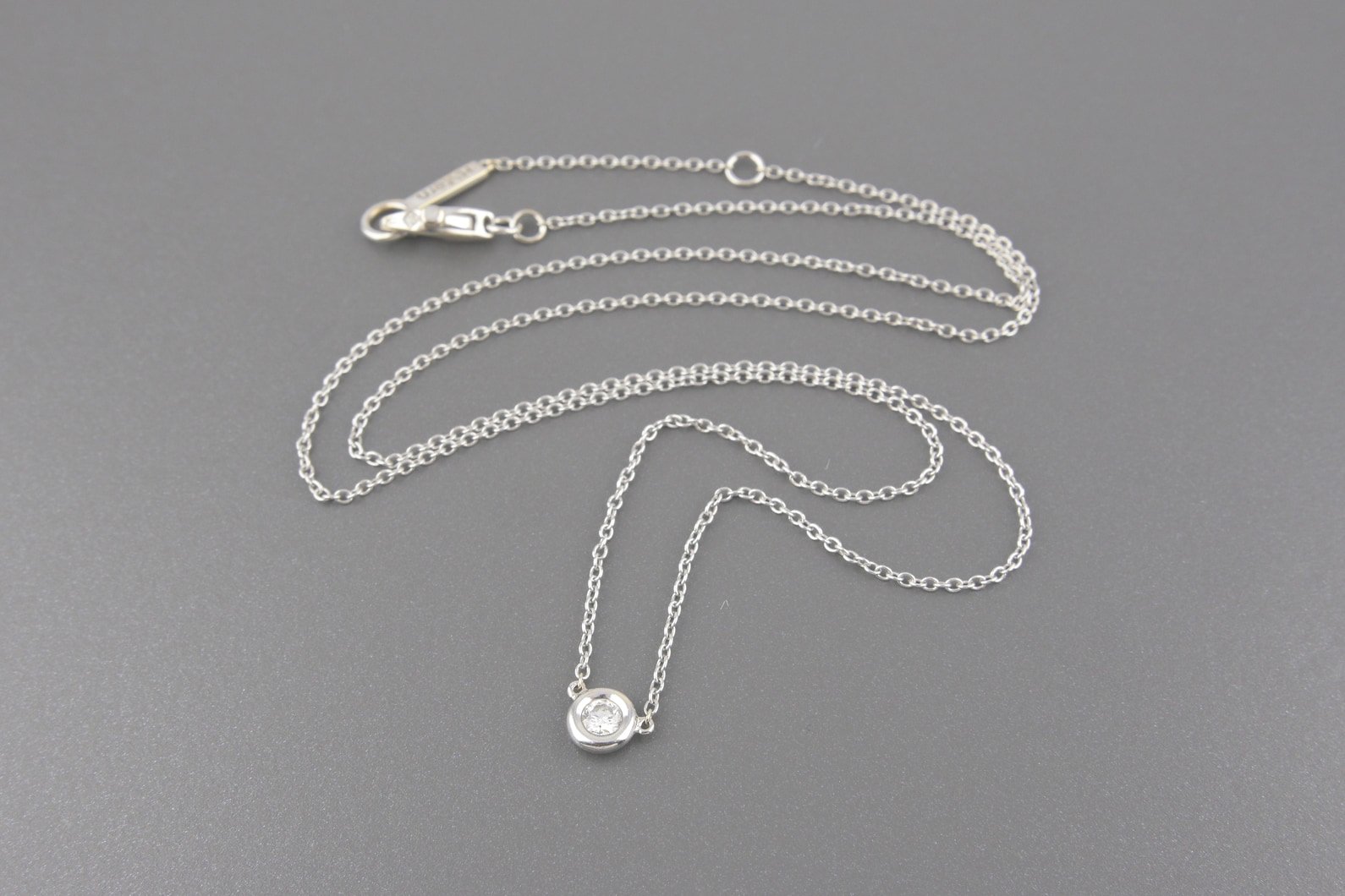 Colar Ponto de Luz em Ouro Branco 18k com Brilhante de Aprox. 8pts