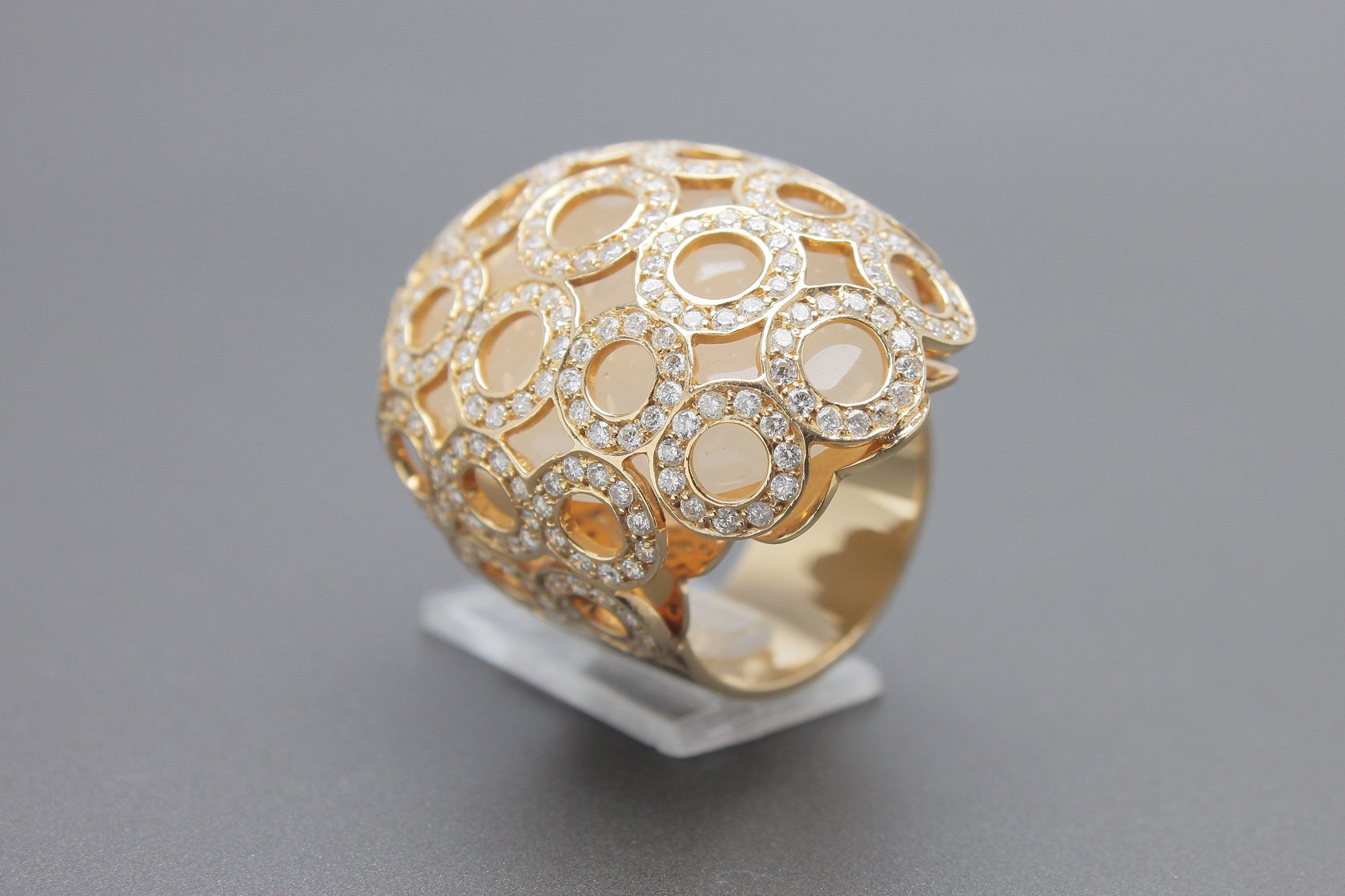 Anel em Ouro Rose 18k com Aprox. 2.2ct de Brilhantes e Quartzo
