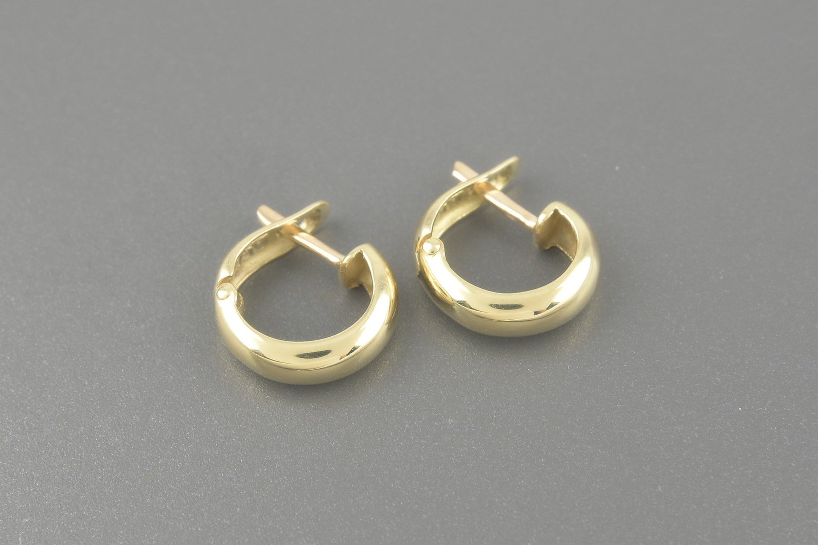 Brincos Argola em Ouro Amarelo 18k