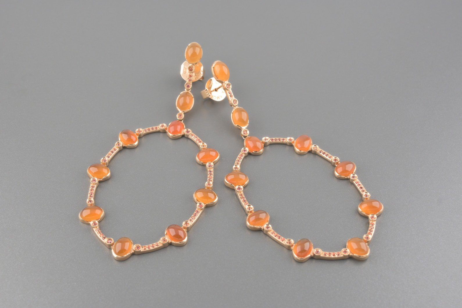 Brincos em Ouro Rose 18k com Opalas de Fogo Cabochon e Safiras Laranjas