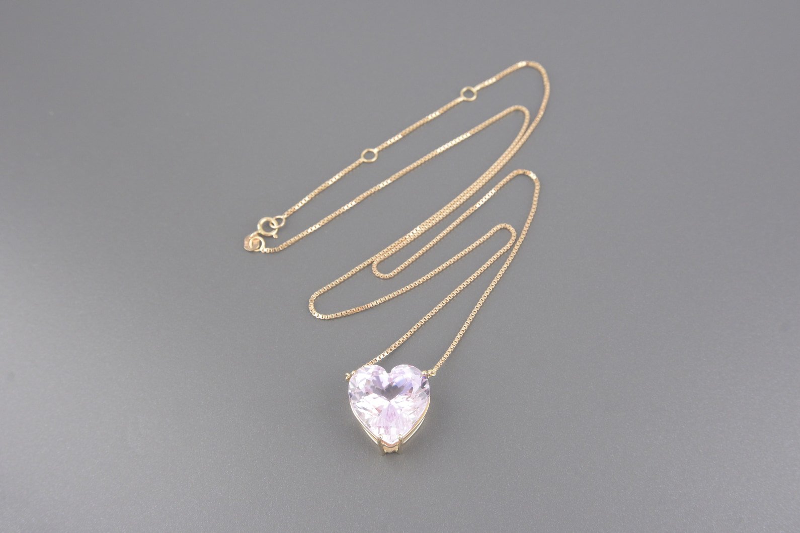 Colar Coração em Ouro Rose 18k com kunzita Lap. Coração de 15x15mm
