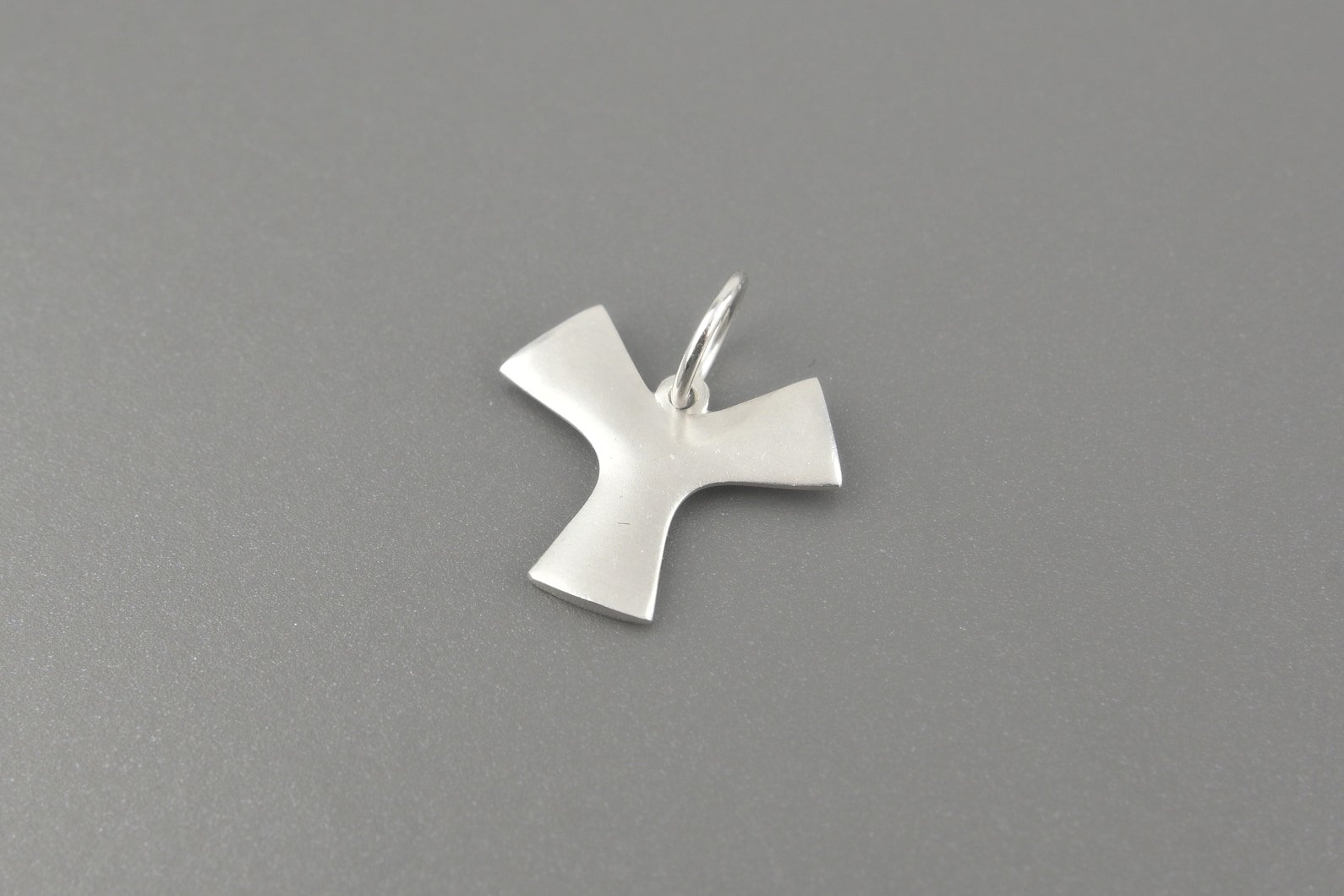 Pingente Angel em Ouro Branco 18k