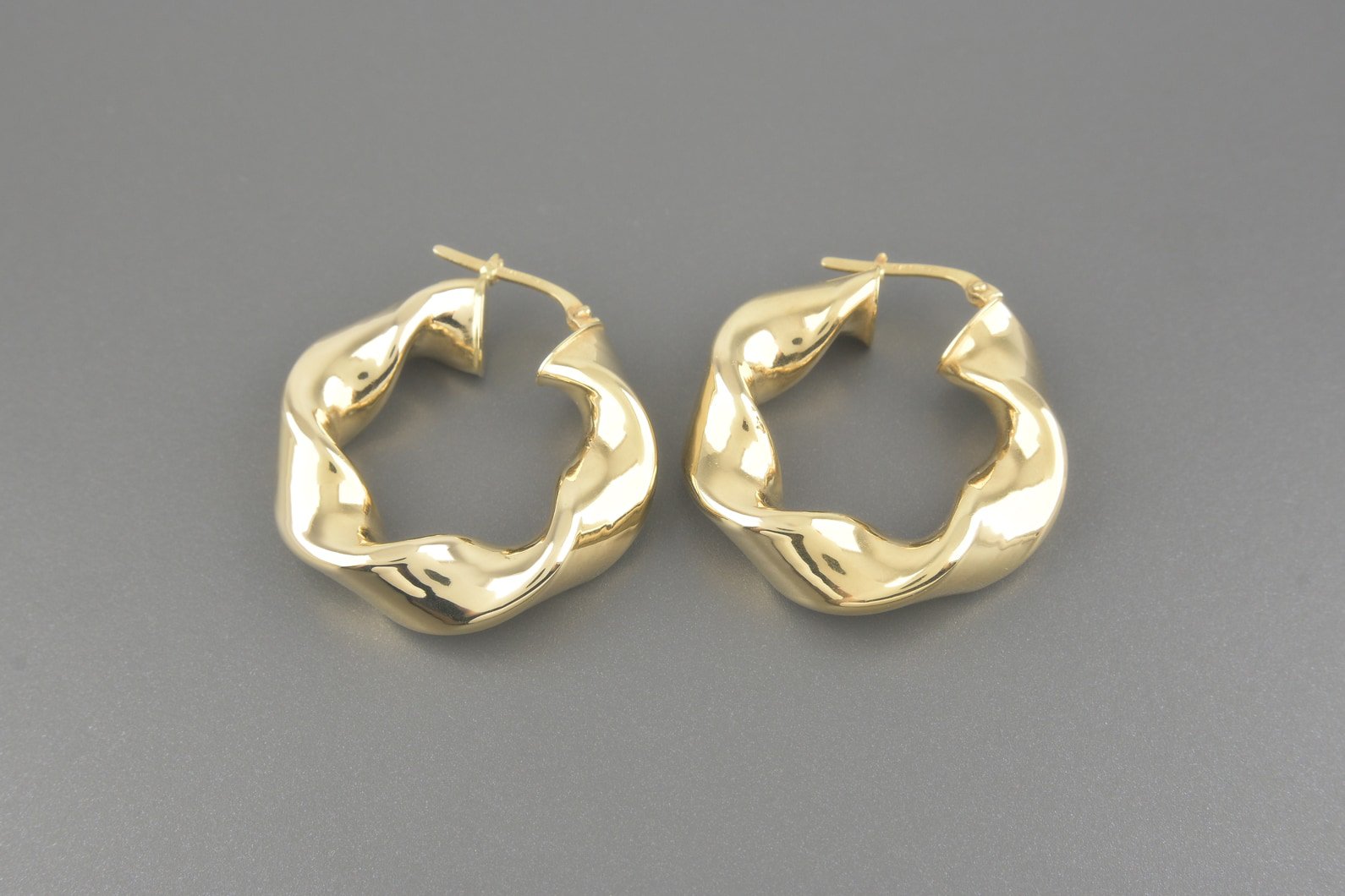 Brincos Argola em Ouro Amarelo 18k