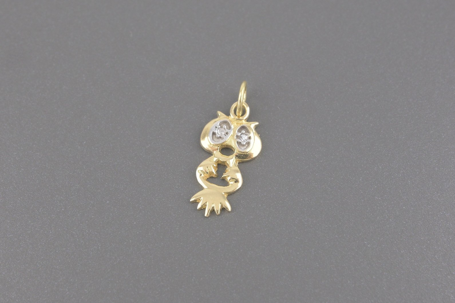 Pingente Coruja em Ouro Amarelo 18k com Zirconias
