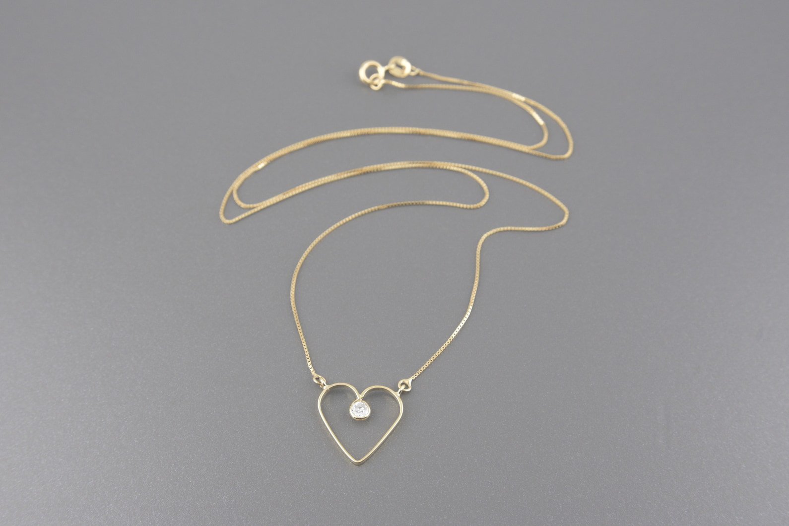 Colar Coração em Ouro Amarelo 18k com Zirconia de 3mm