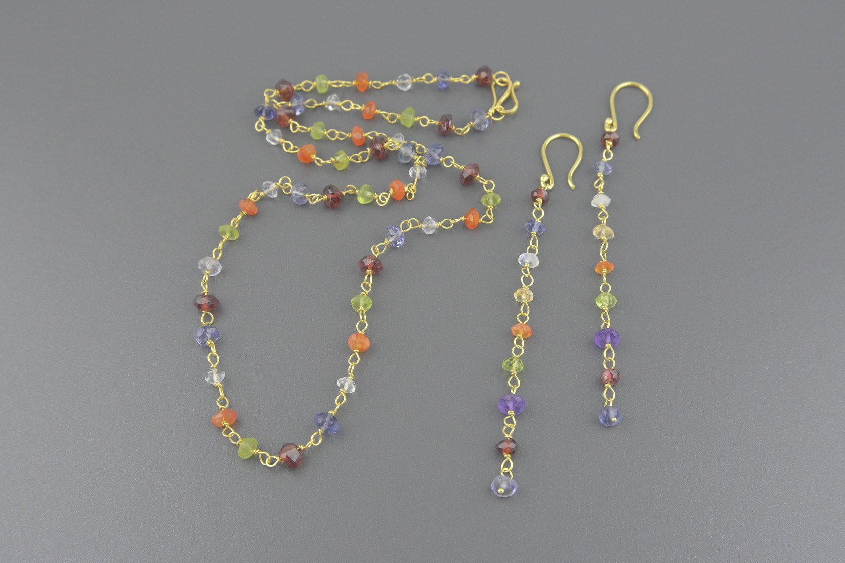 Conjunto Brincos e Colar em Ouro Amarelo 18k com Pedras Brasileiras