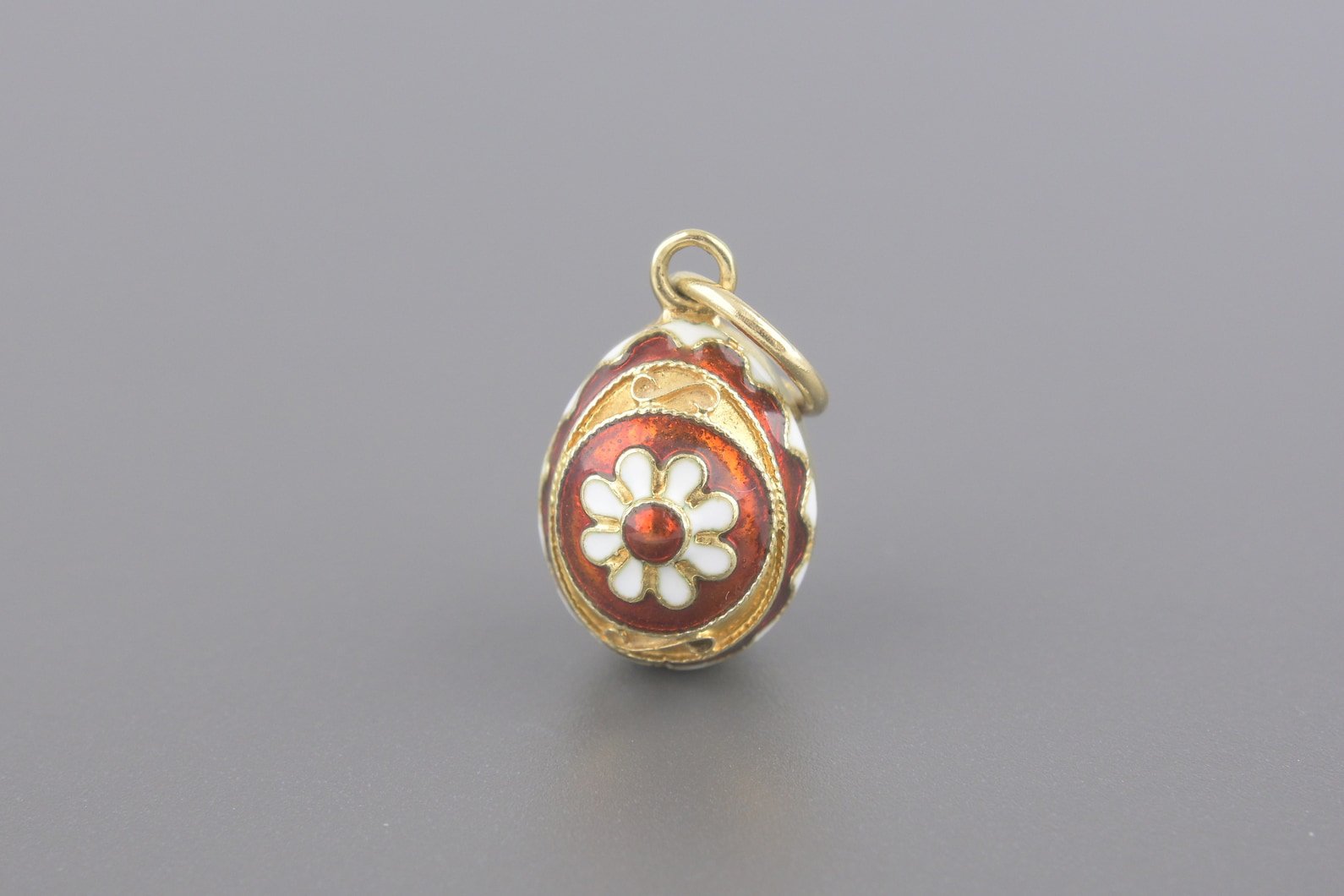 Pingente Ovo em Ouro Amarelo 18k com Esmaltes