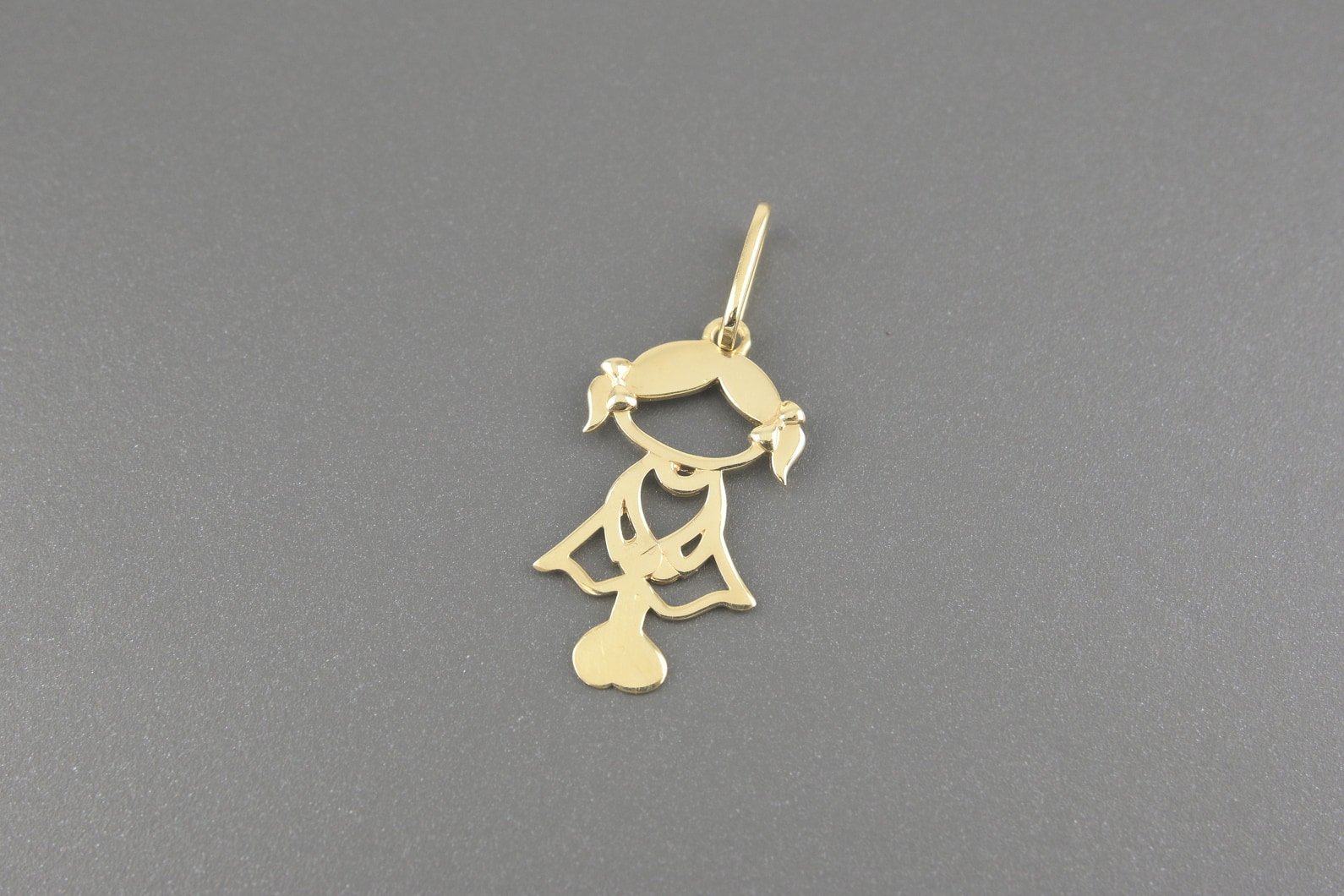 Pingente Menina em Ouro Amarelo 18k