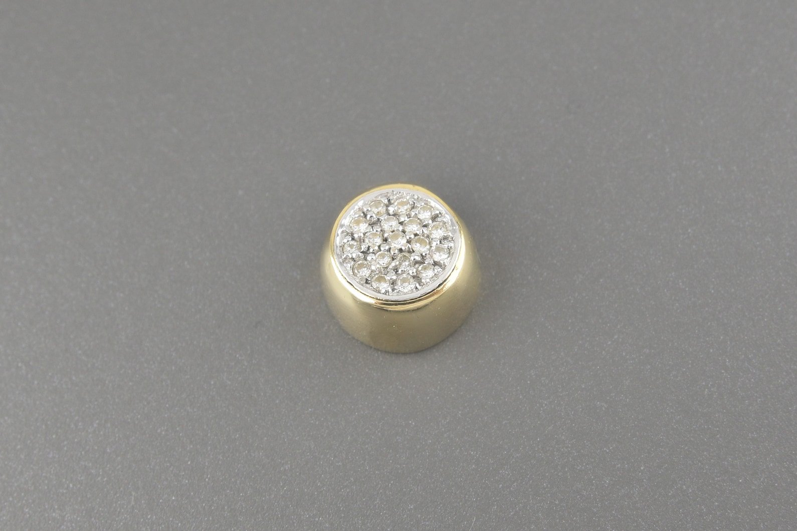 Pingente em Ouro Amarelo e Branco 18k com Aprox. 9pts de Brilhantes