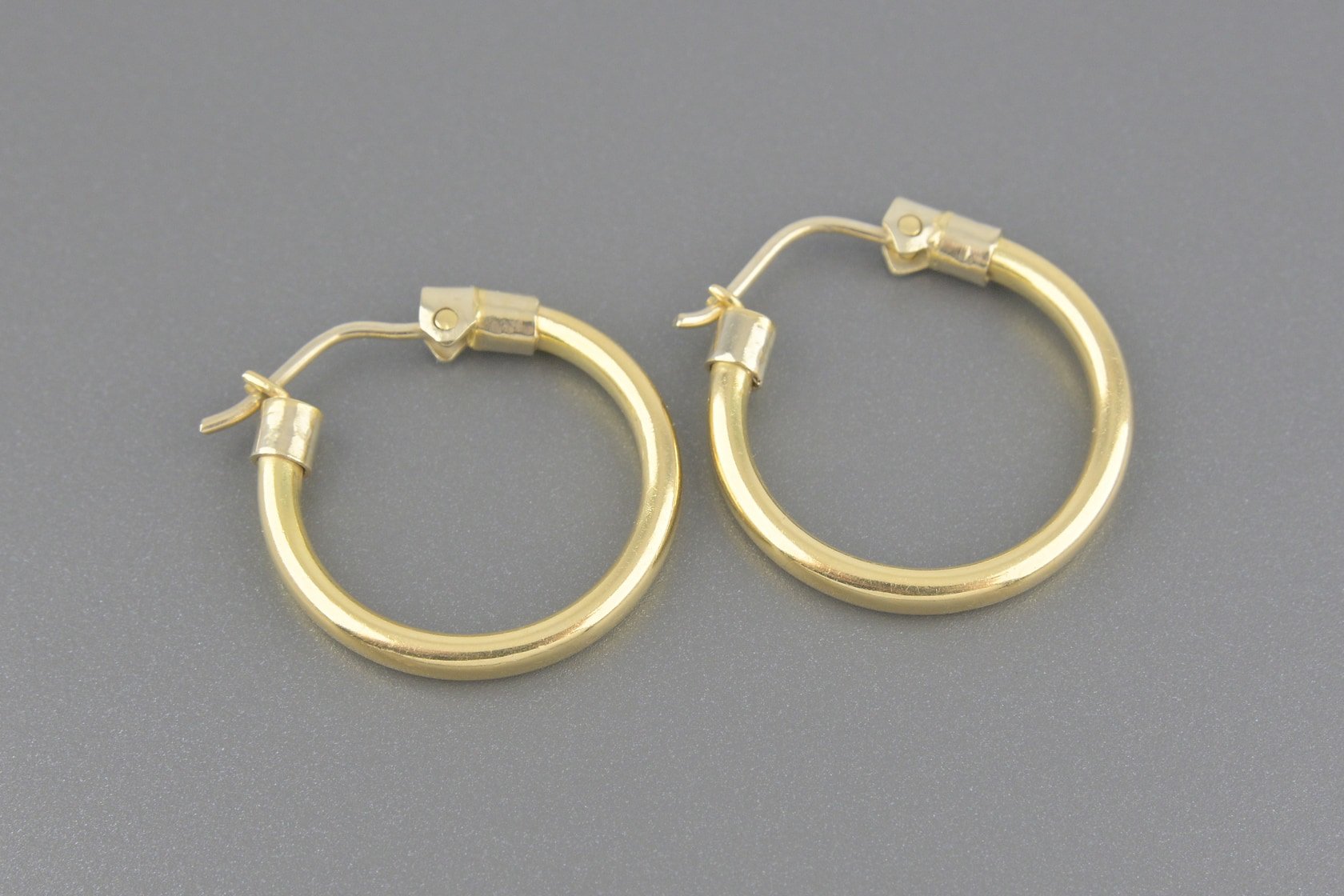 Brincos Argola em Ouro Amarelo 18k