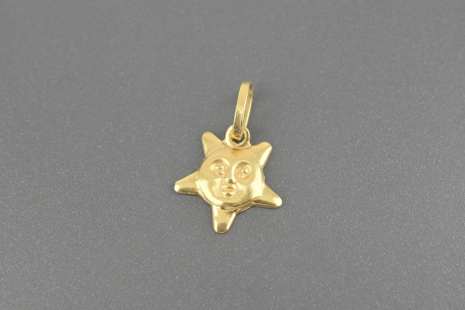 Pingente Sol em Ouro Amarelo 18k