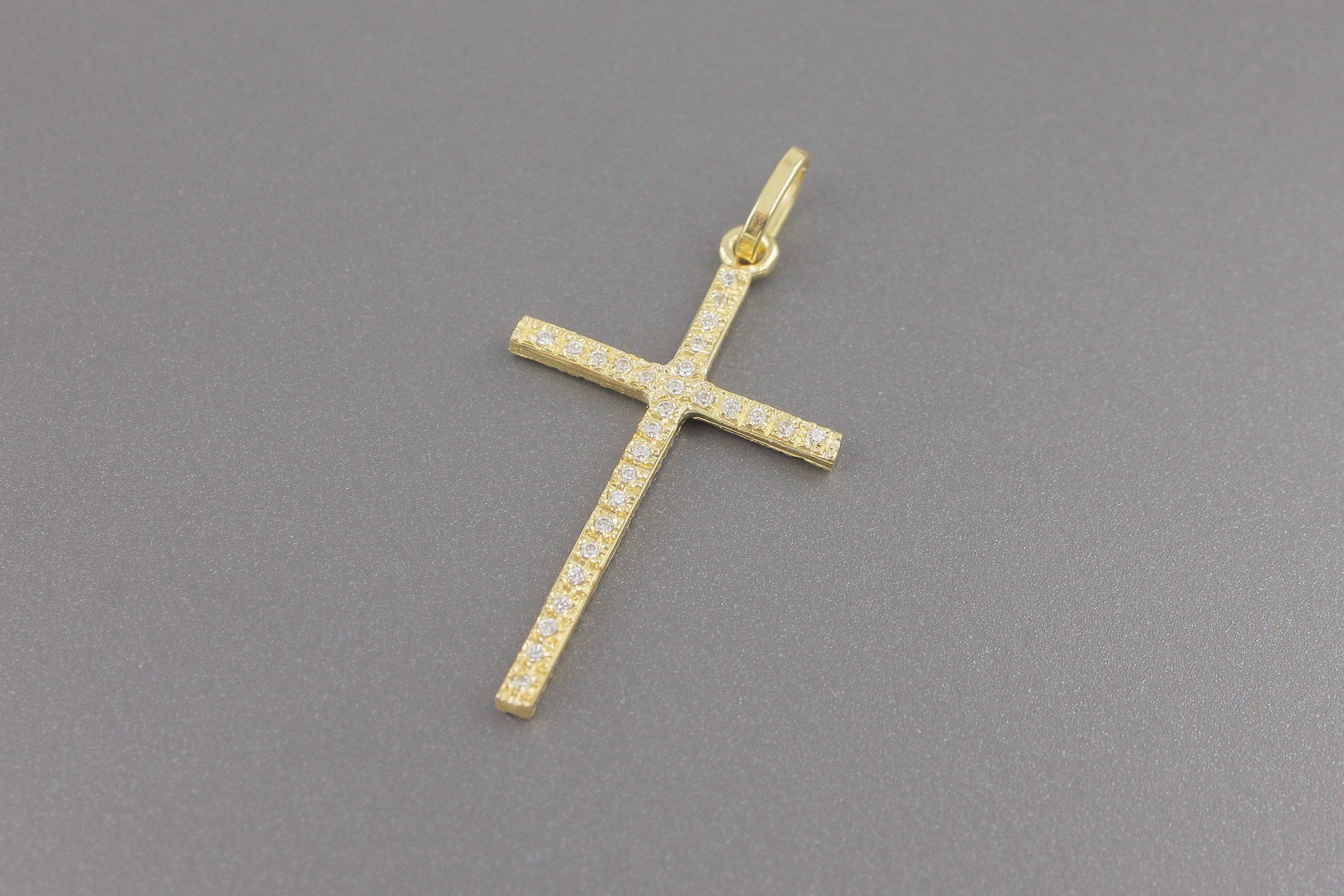 Pingente Cruz em Ouro Amarelo 18k com Zirconias Brancos e Azuis