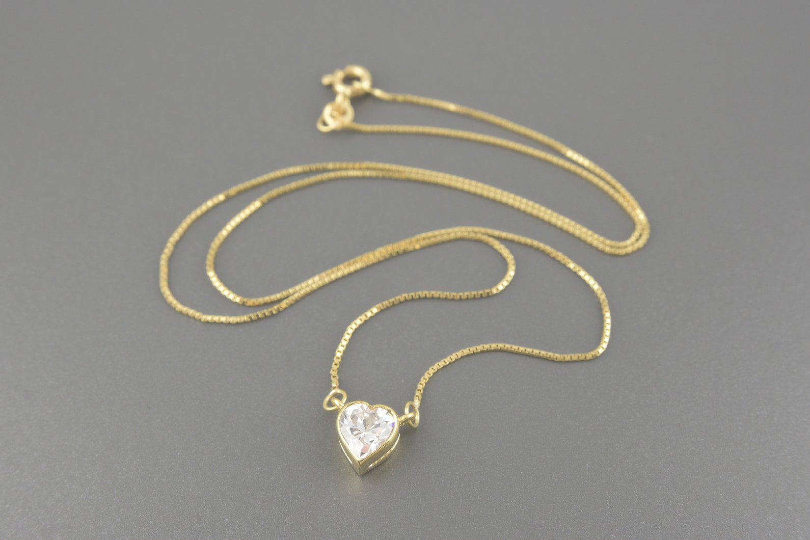 Colar Coração em Ouro Amarelo 18k com Zirconia de 6mm