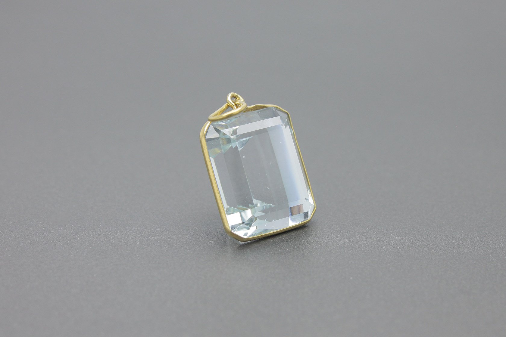 Pingente em Ouro Amarelo 18k com Topázio