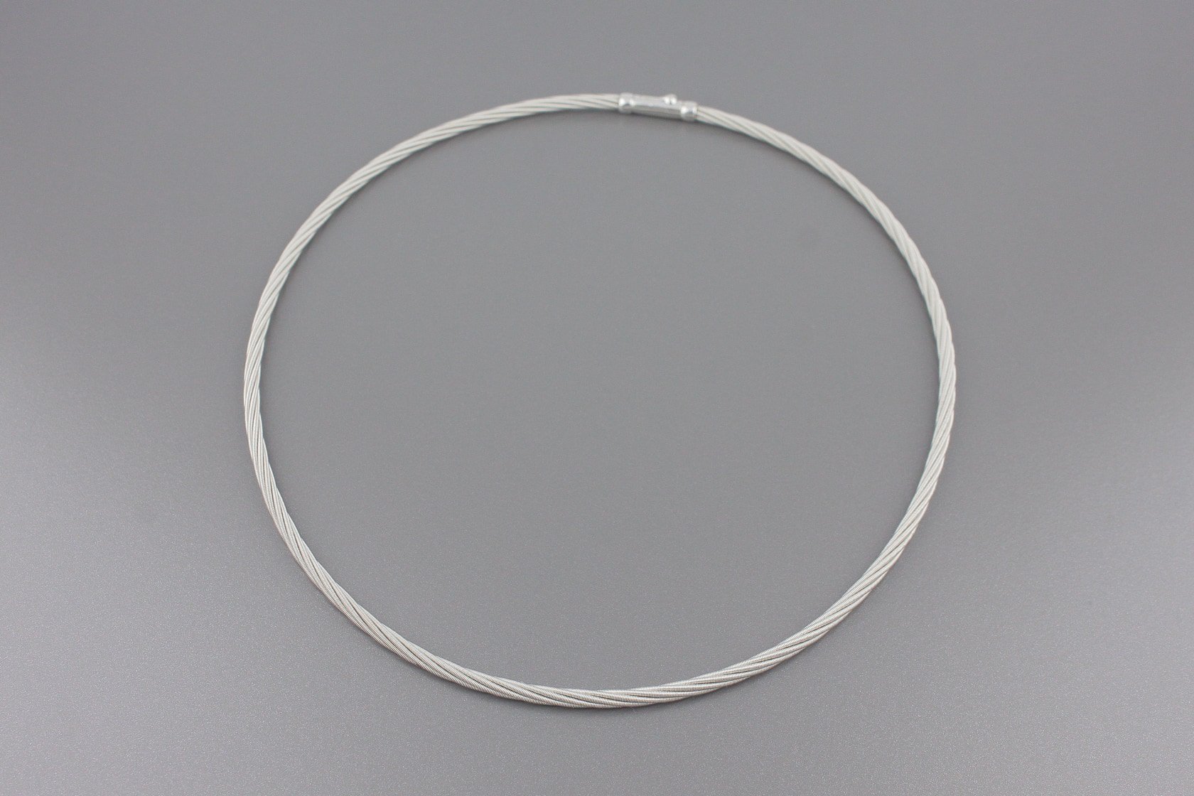 Gargantilha em Ouro Branco 18k