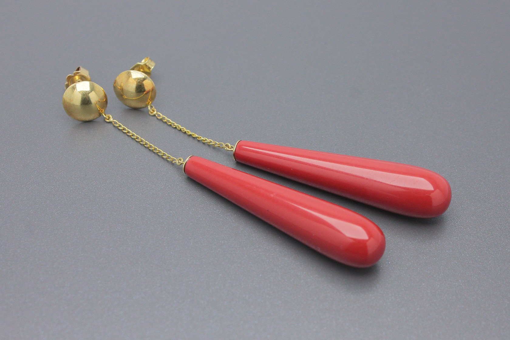 Brincos em Ouro 18k com Corais de 40x9mm