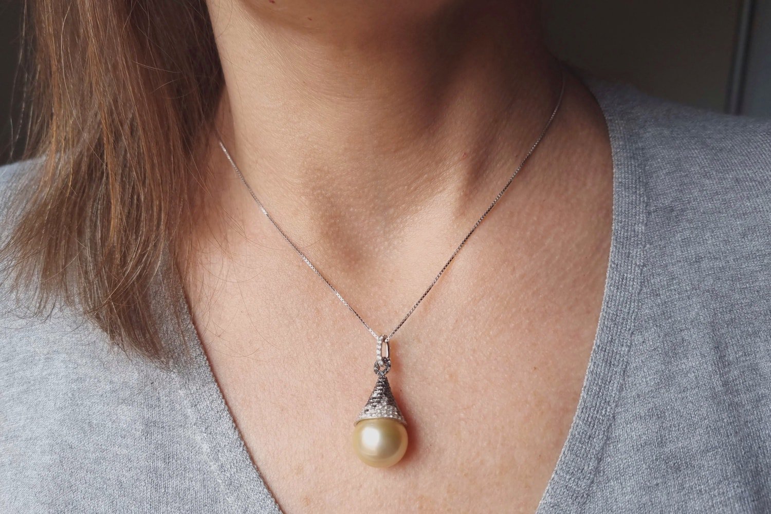 Colar em Ouro Branco 18k com Pérola de 14.5mm e Aprox. 1.6ct de Diamantes