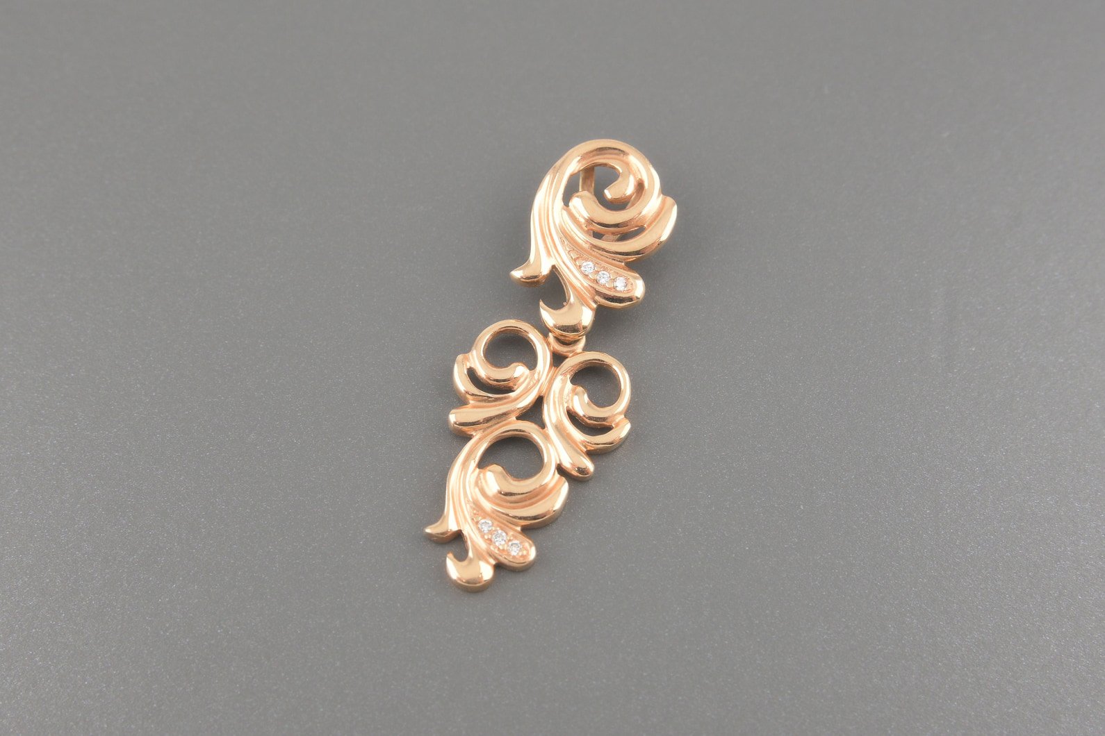 Pingente em Ouro Rose 18k com Aprox. 3pts de Brilhantes