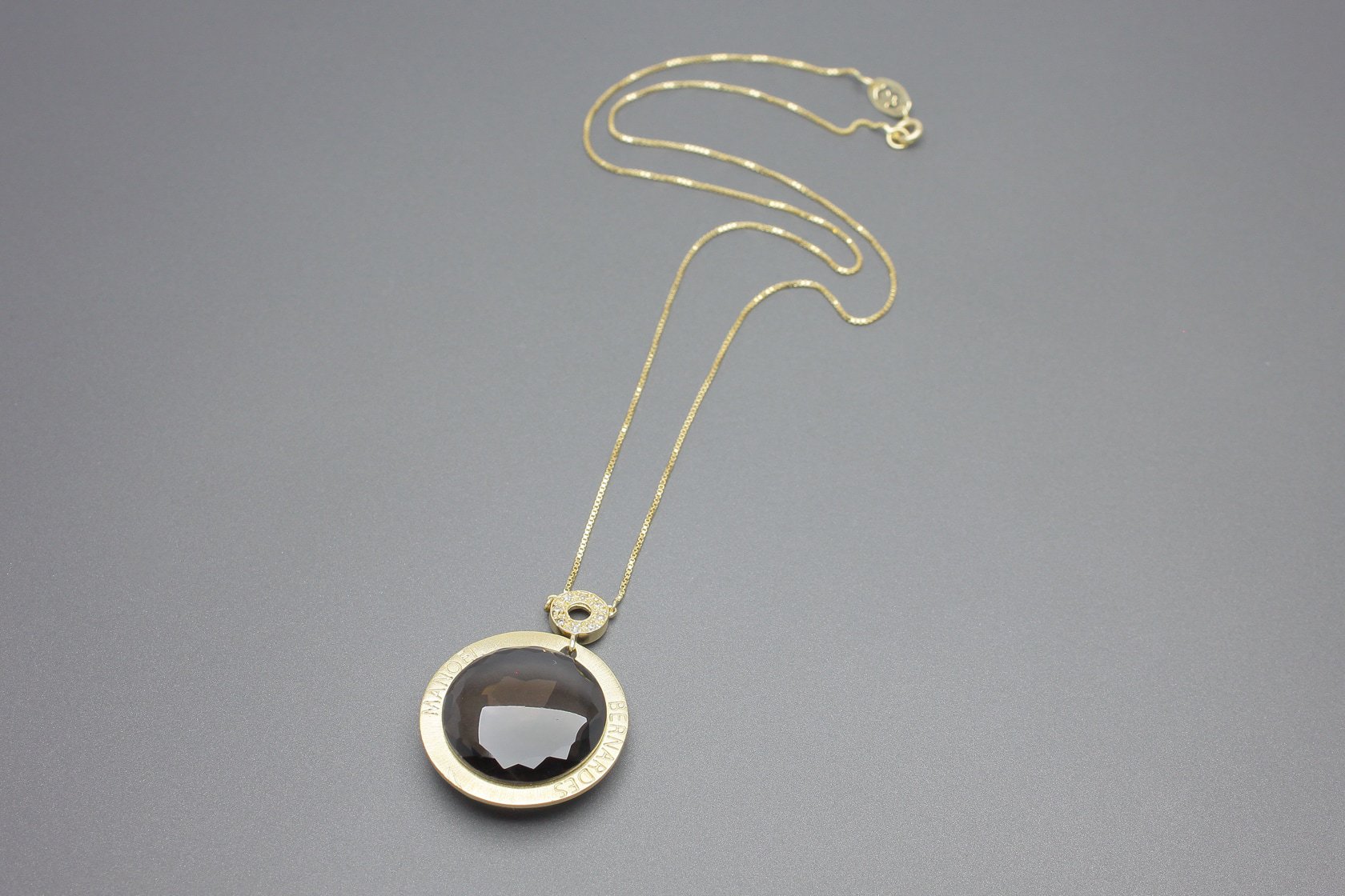 Colar em Ouro Amarelo 18k com Quartzo Fume de 2cm e Aprox. 4pts de Brilhantes