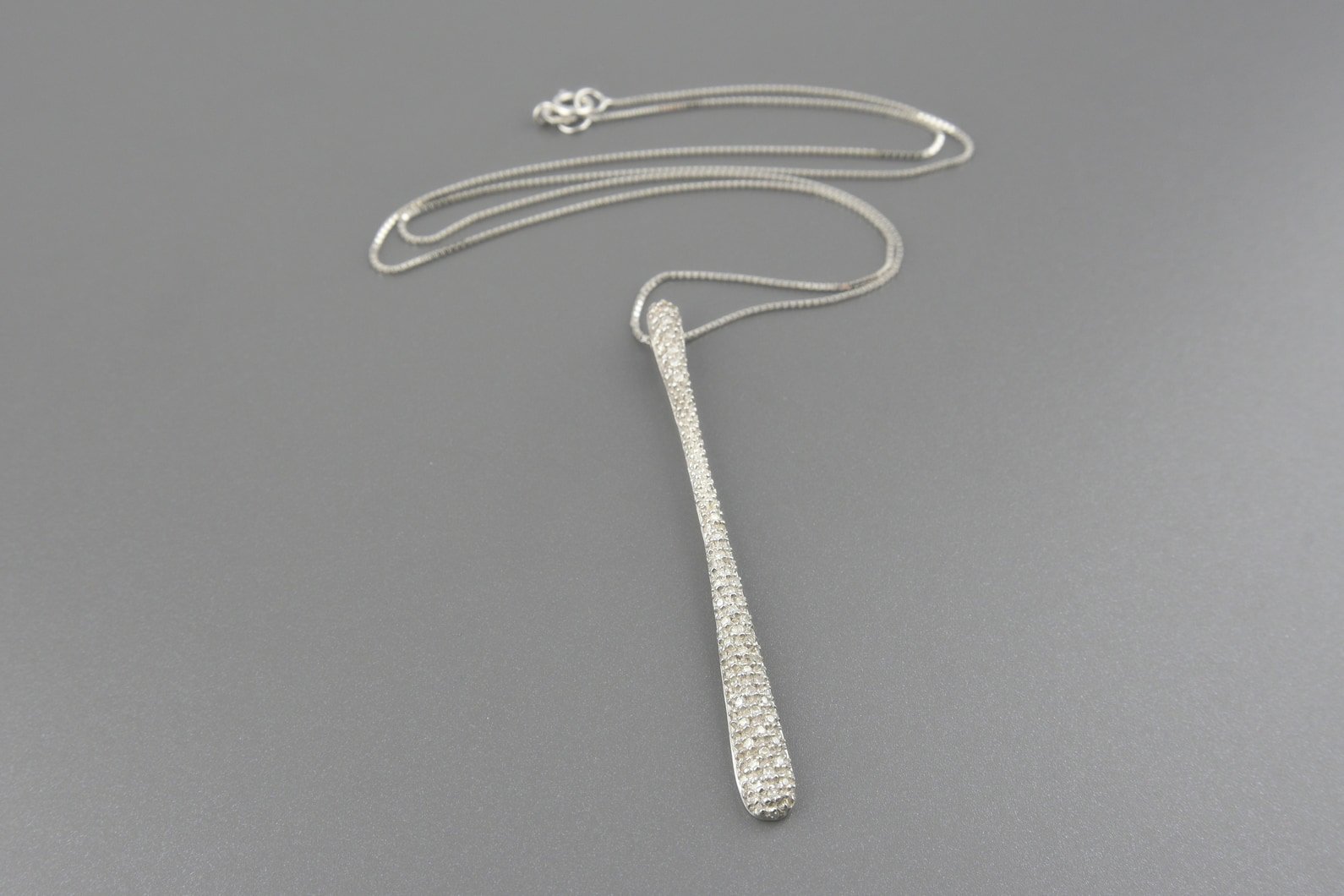 Colar em Ouro Branco 18k com Aprox. 30pts de Brilhantes