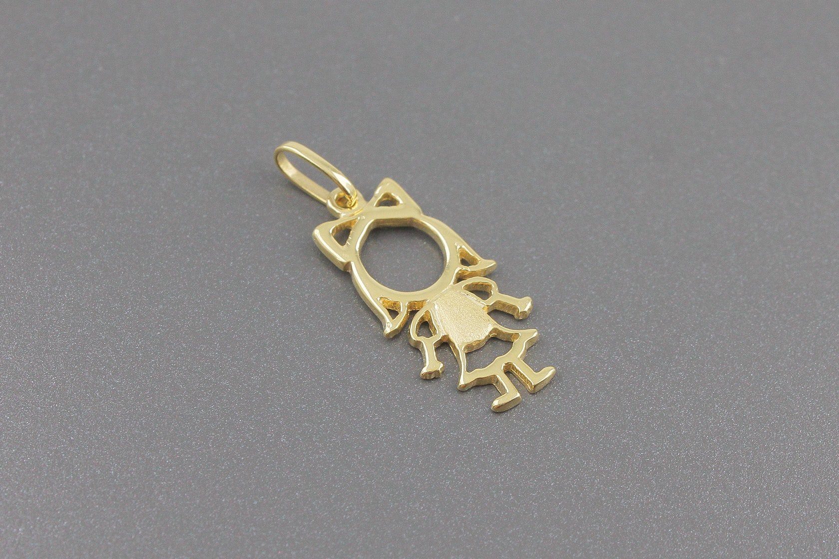 Pingente Menina em Ouro Amarelo 18k