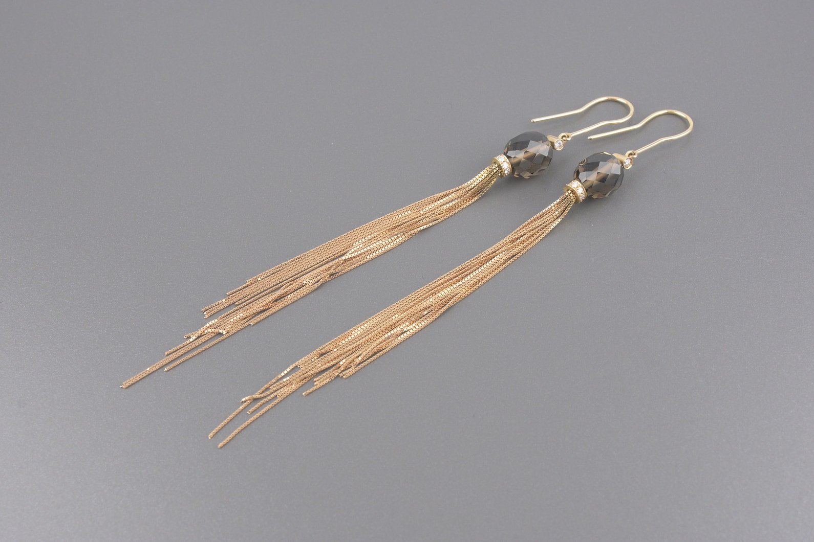 Brincos em Ouro Rose 18k com Quartzos Fume de 9x10mm e Aprox. 22pts de Brilhantes