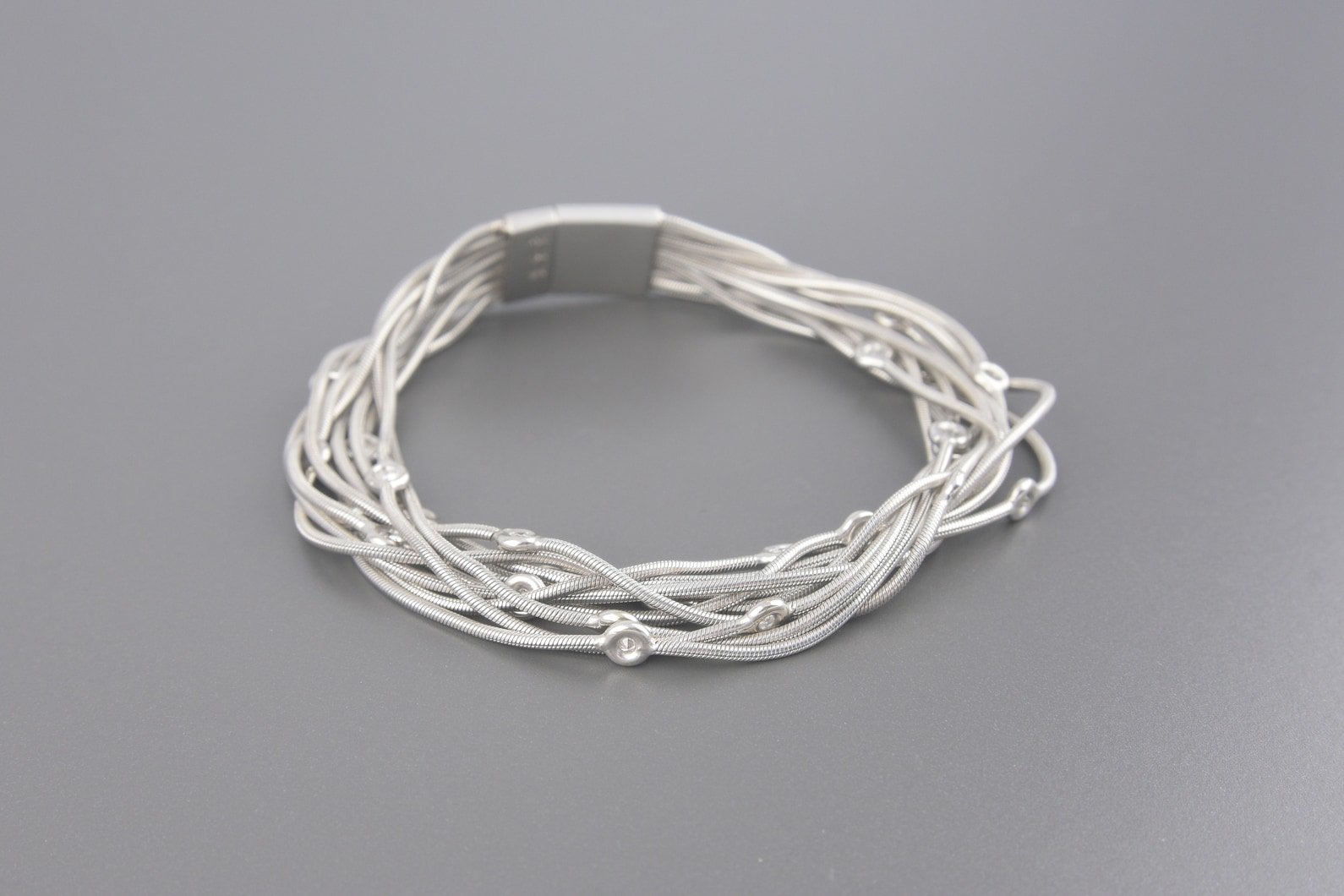 Pulseira em Ouro Branco 18k com Aprox. 78pts de Brilhantes