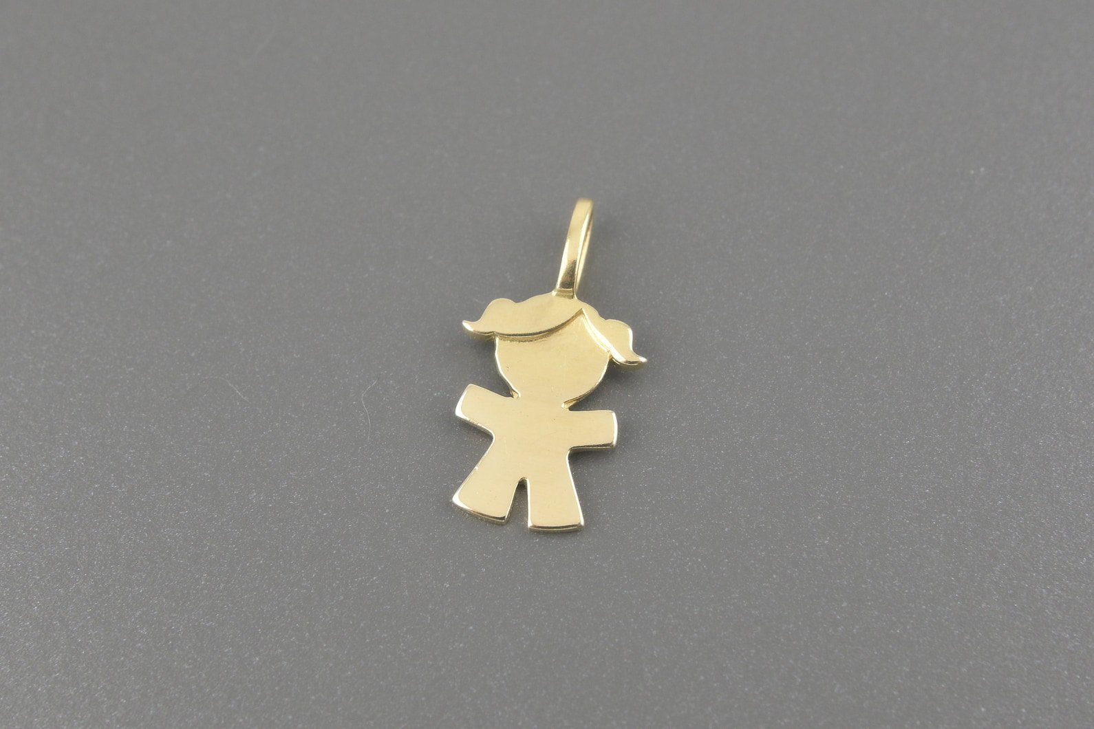 Pingente Menina em Ouro Amarelo 18k