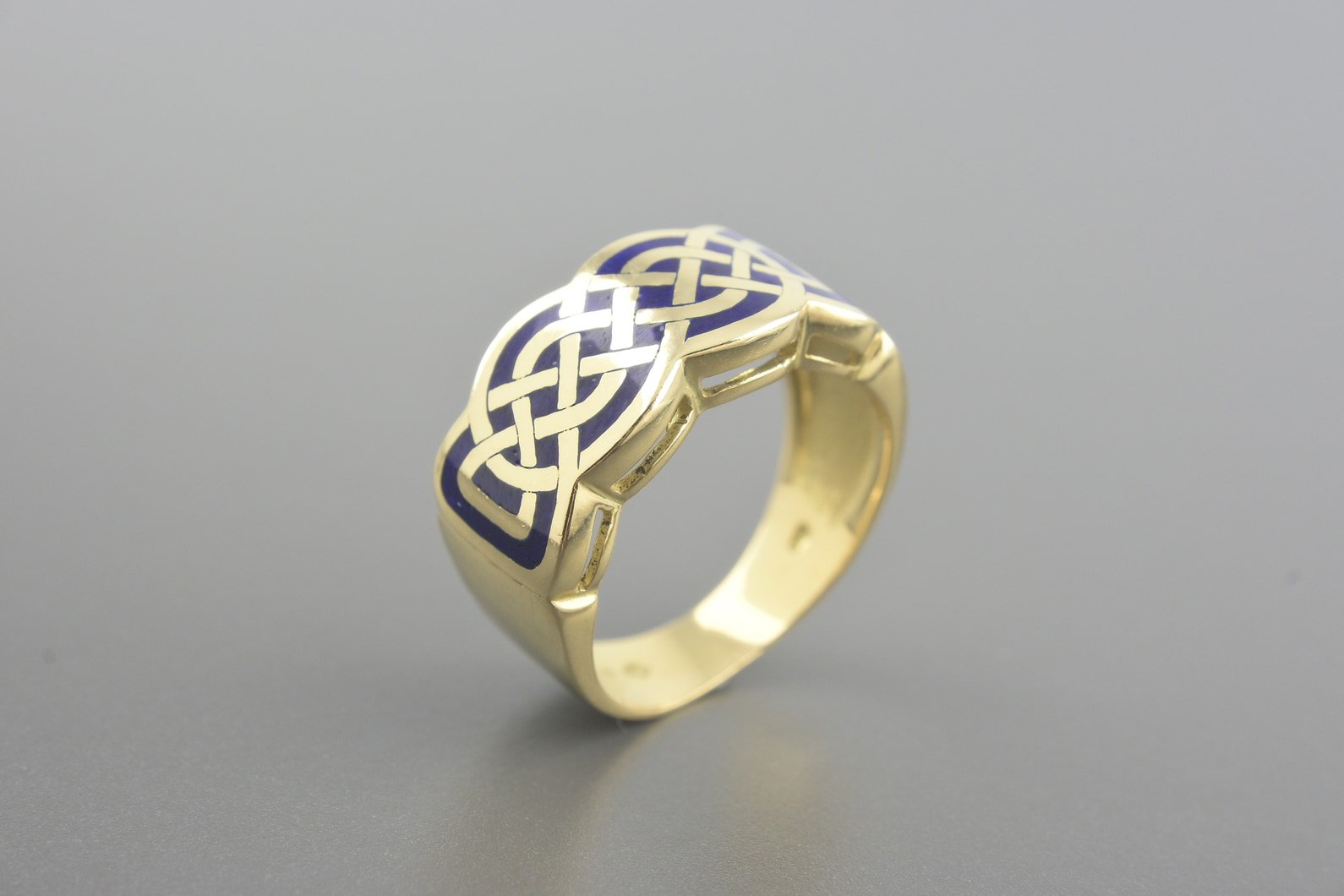 Anel em Ouro Amarelo 18k com Esmalte Azul