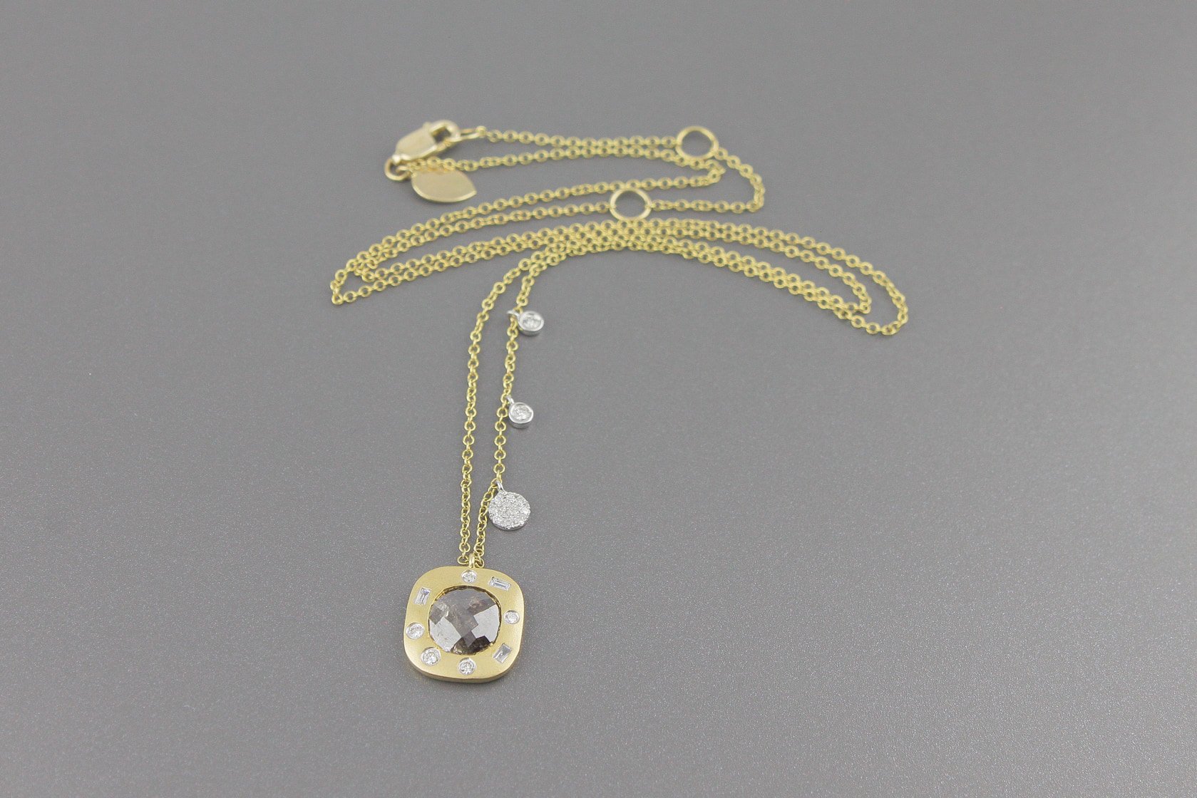 Colar em Ouro Amarelo 14k com Diamante Fumê de 6mm e Aprox. (Lap. Briolet) 15pts de Diamantes