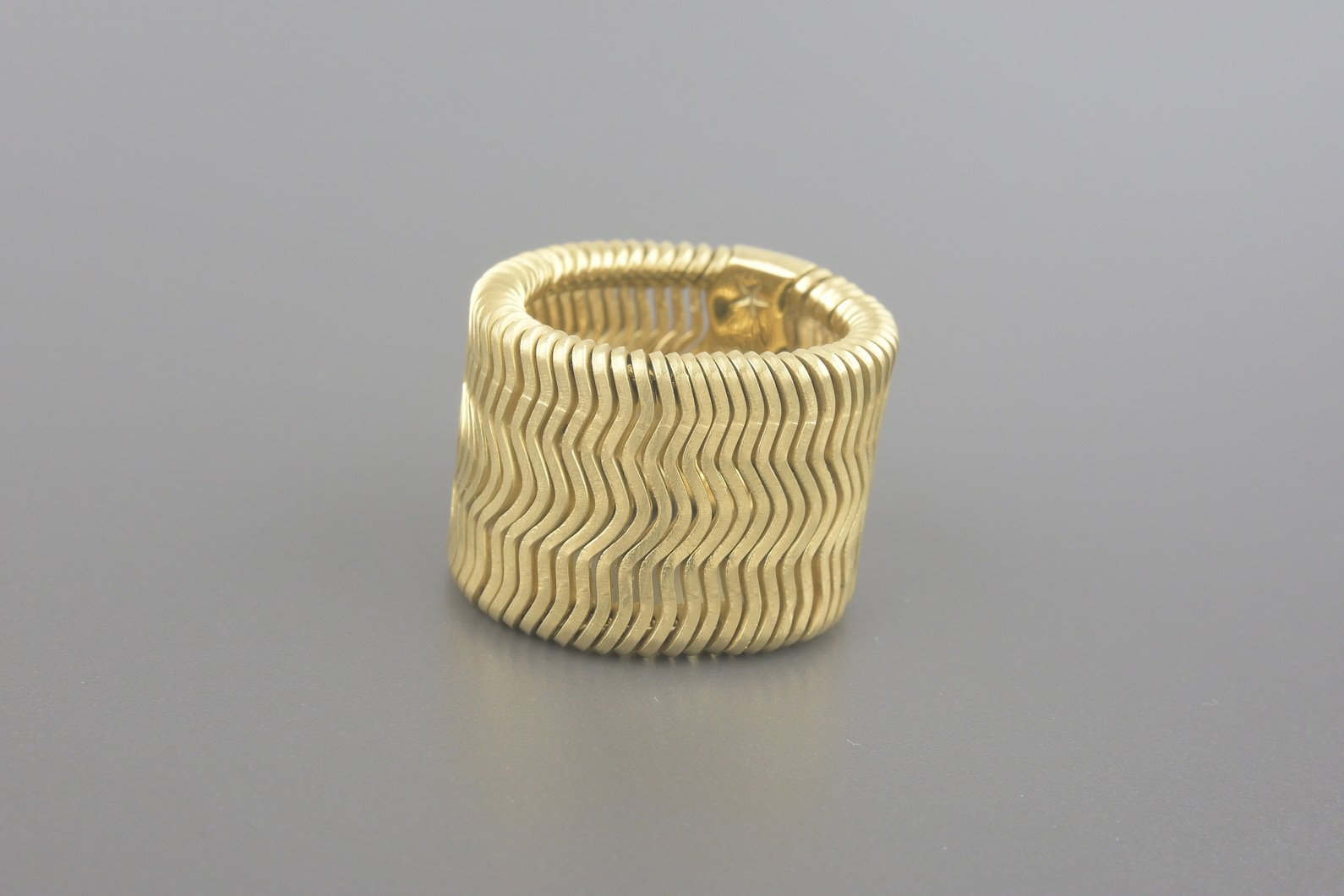 Anel Maleável em Ouro Amarelo 18k