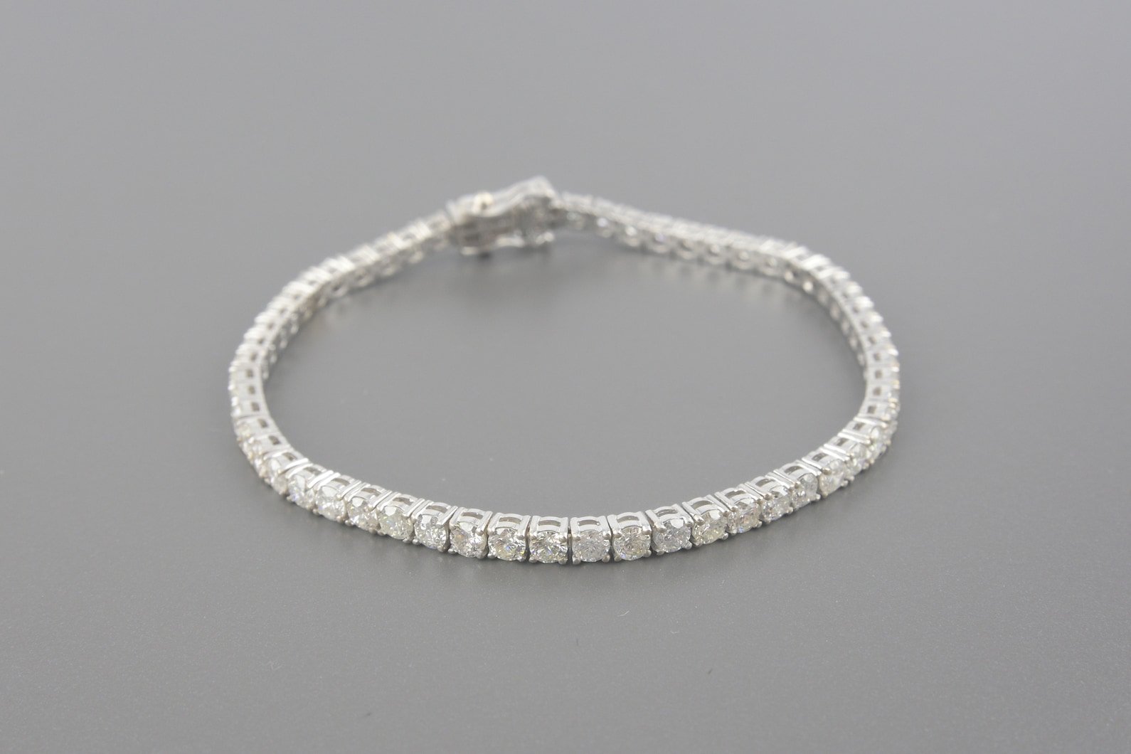 Pulseira Riviera em Ouro Branco 18k com Aprox. 6.84ct de Brilhantes